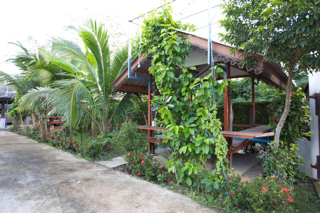 Hora Home Lampang Exterior foto